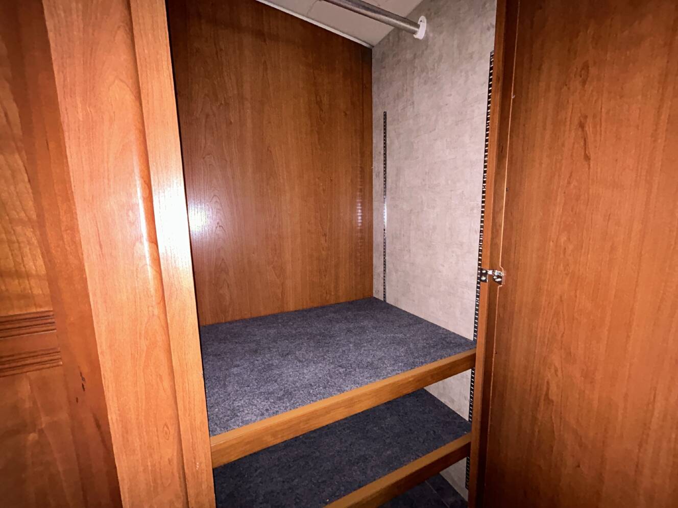 A photo of this 2015 Itasca SOLEI 36G