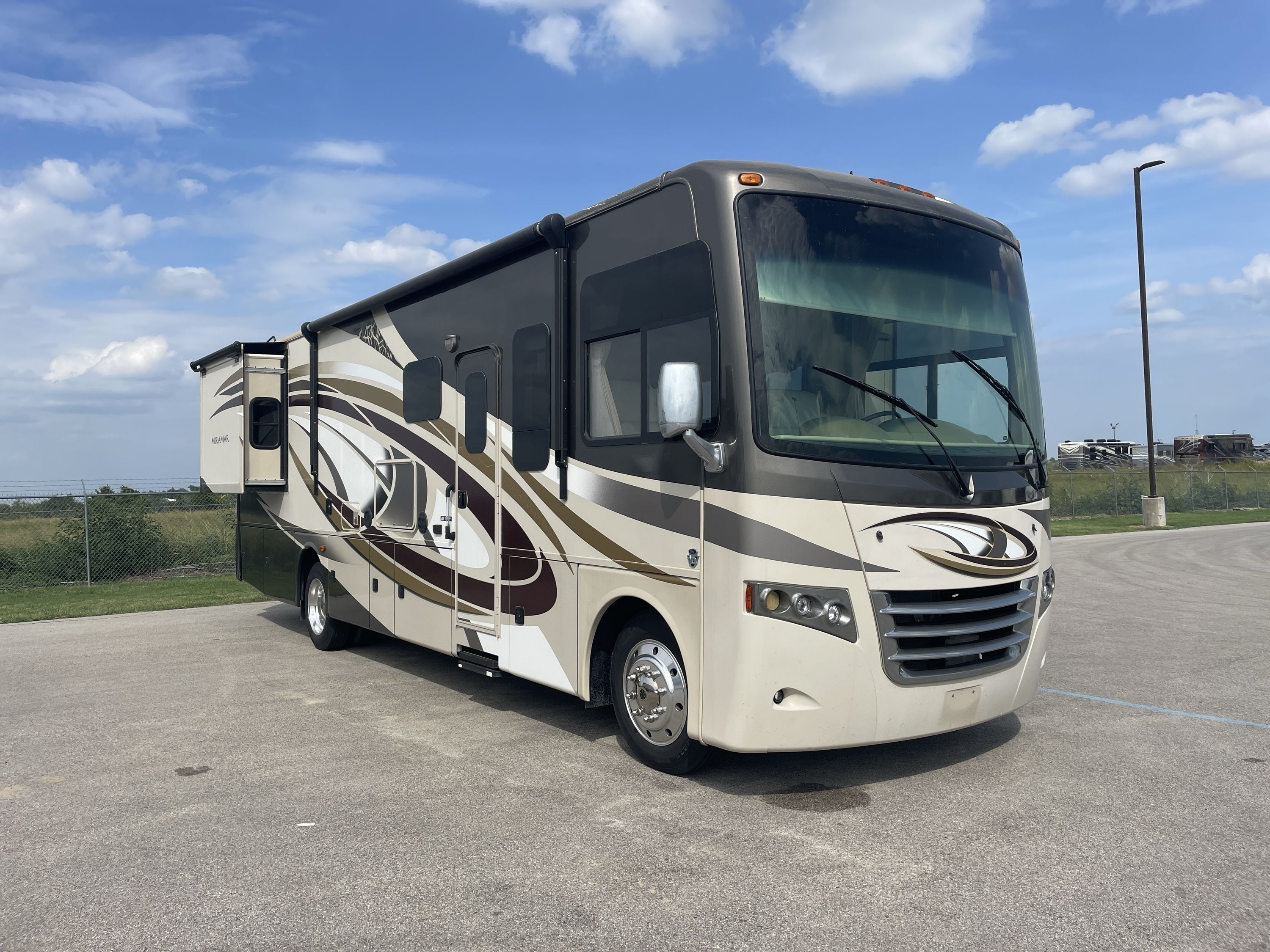 2015 Thor MIRAMAR 34.1 in alvarado TX