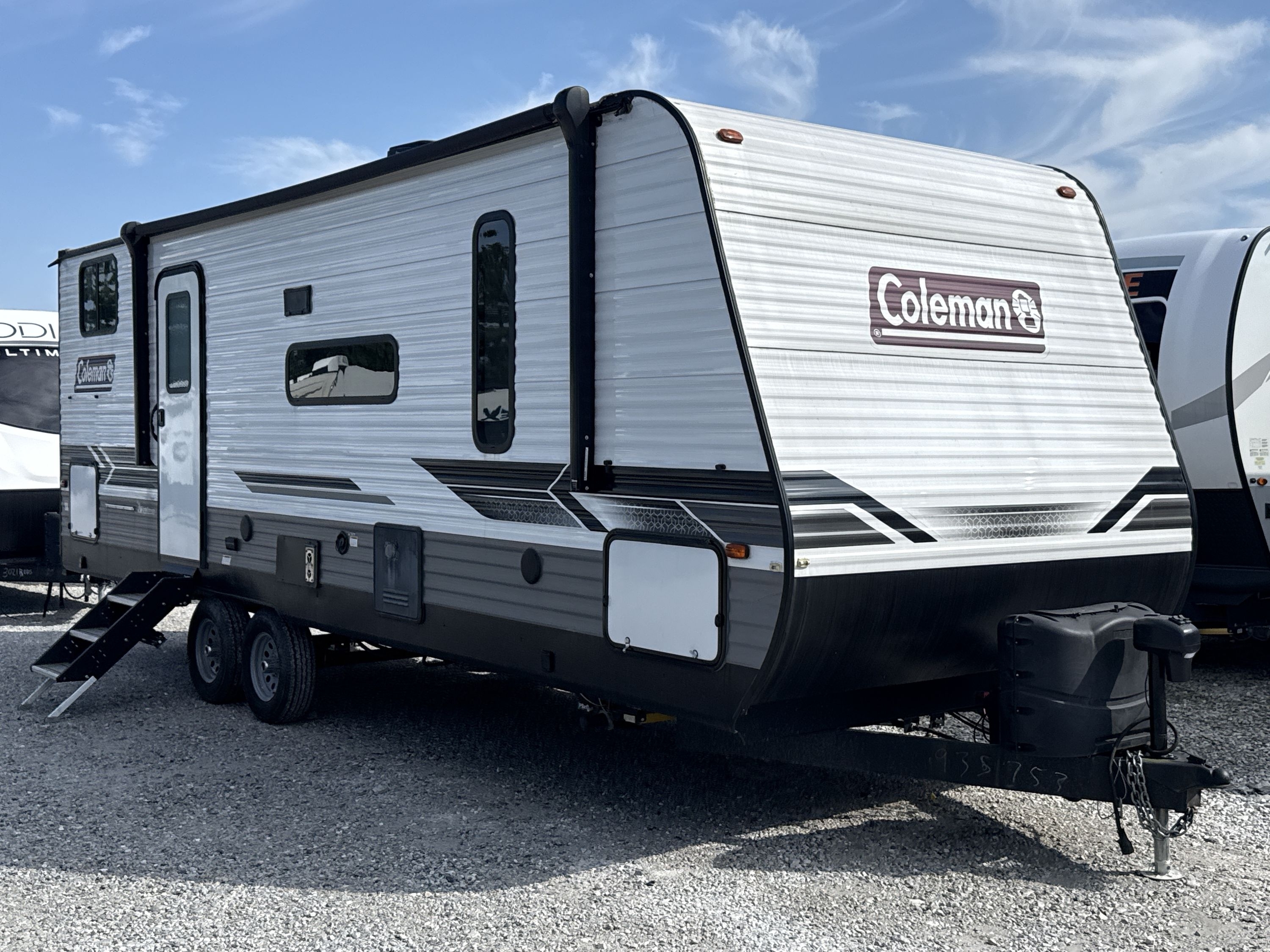 2023 Coleman COLEMAN LANTERN 242BH in hanover PA