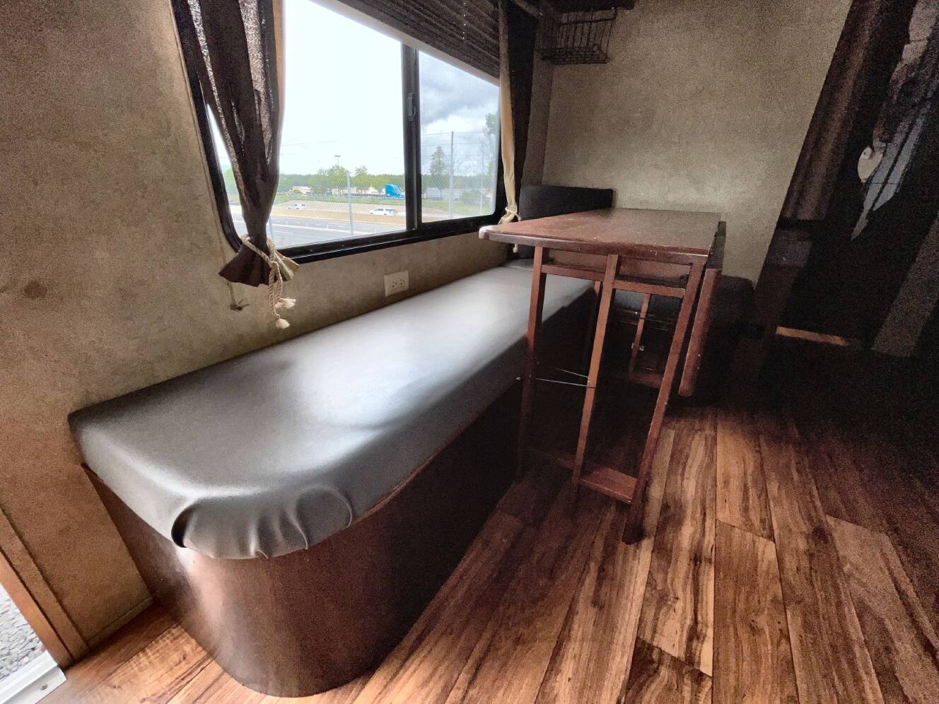 A photo of this 2015 Forest River SALEM CRUISE LITE 261BHXL