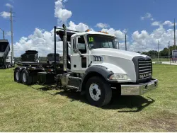 2012 MACK GRANITE GU813