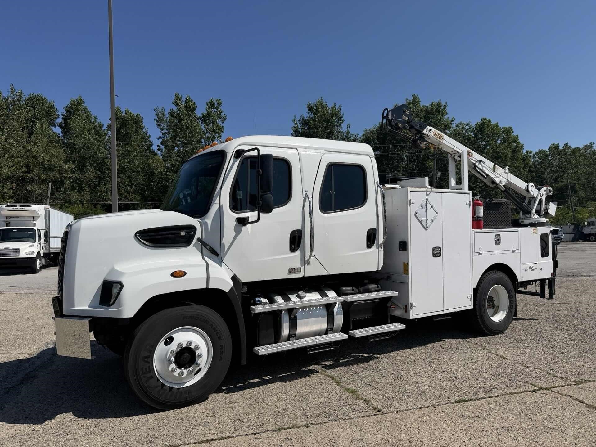 2013 FREIGHTLINER 108 SD in Fort Wayne, IN