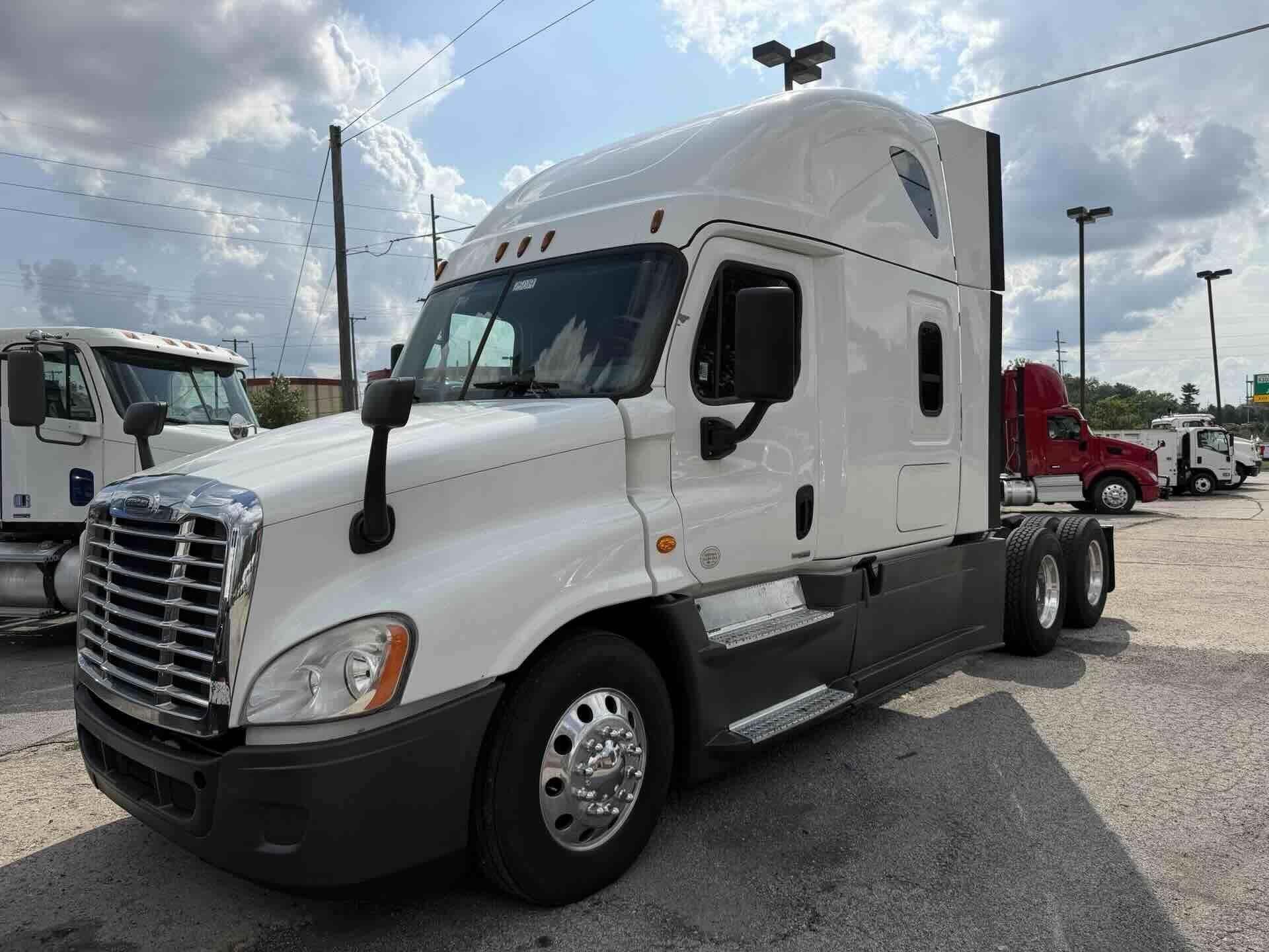 2019 FREIGHTLINER CASCADIA 125 in Fort Wayne, IN