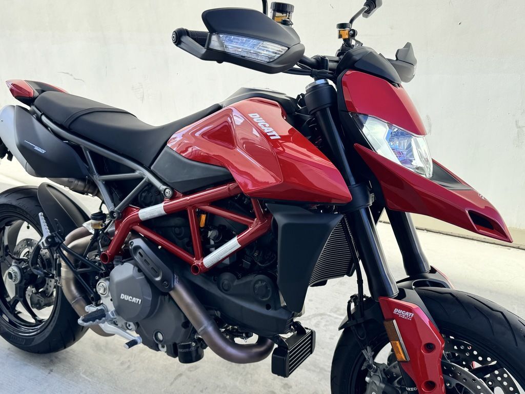 2025 Ducati Hypermotard 950 Ducati Red 950 in Las Vegas, NV