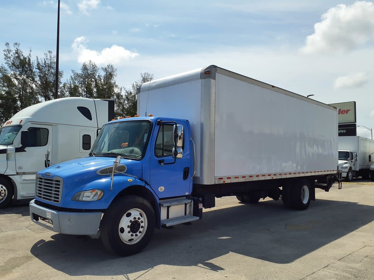 2019 FREIGHTLINER BUSINESS CLASS M2 106 in Miami, FL