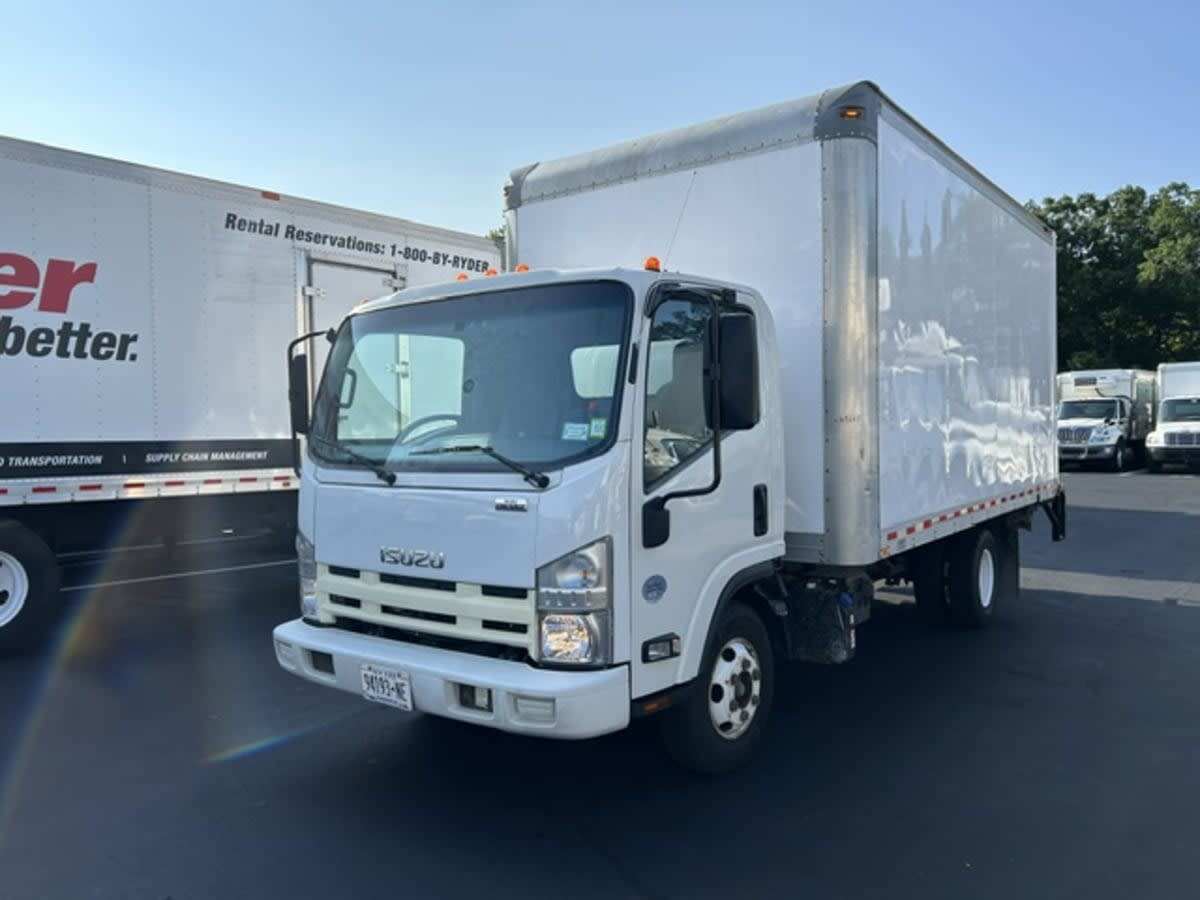 2019 ISUZU NPR HD in Farmingdale, NY
