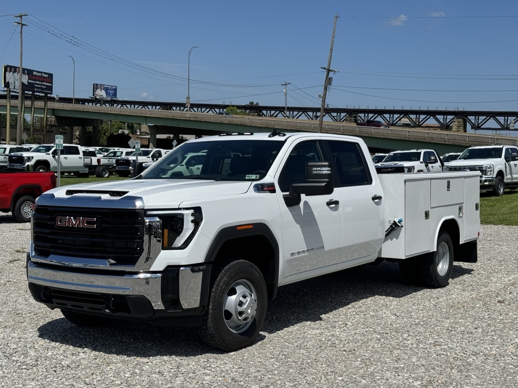 2026 GMC 3500 HD in Saint Marys, WV