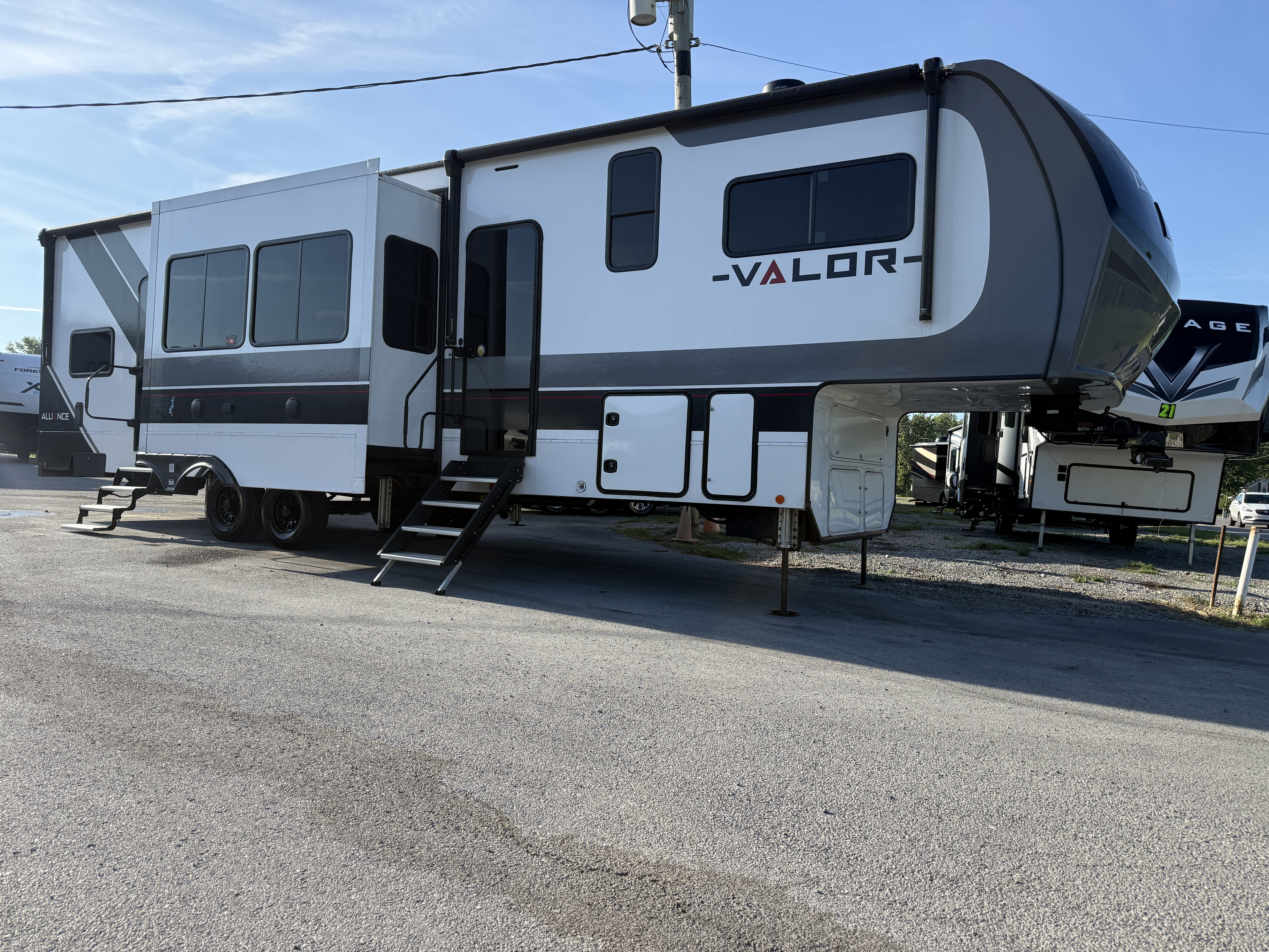 2024 Alliance Rv VALOR 36V11 in findlay OH