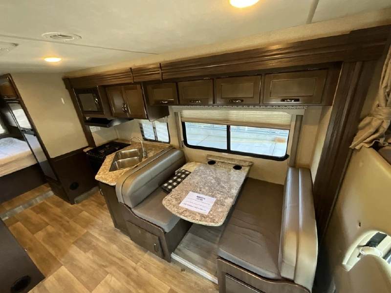 2018 THOR MOTOR COACH FOUR WINDS 28Z