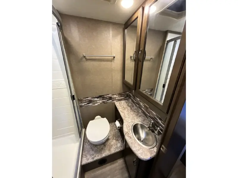 2018 THOR MOTOR COACH FOUR WINDS 28Z