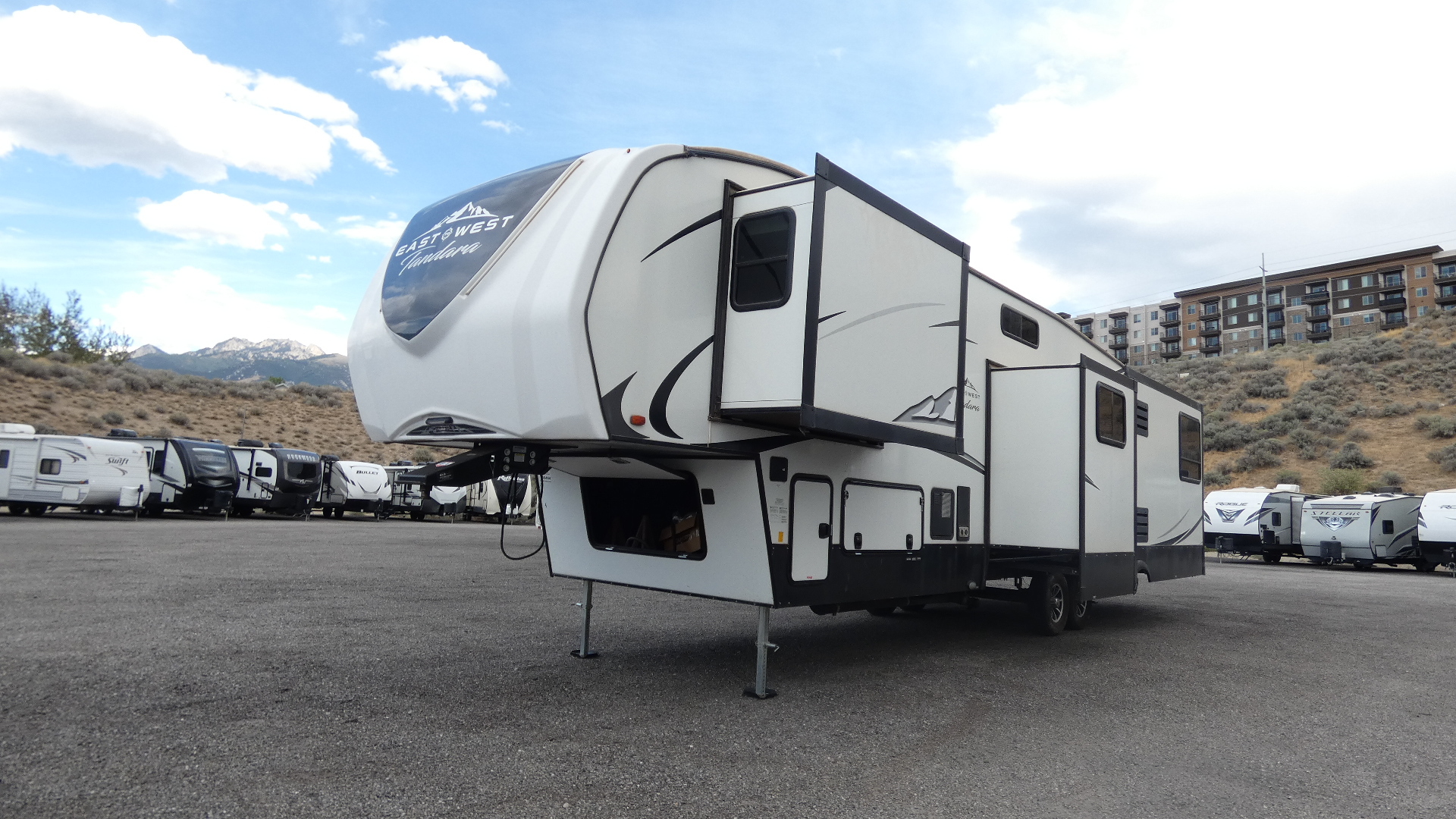 2021 East To West TANDARA 386MB-OK in draper UT