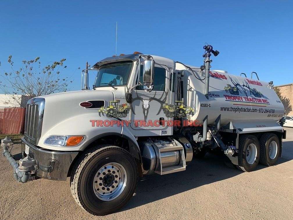 2022 PETERBILT 348 in Burleson, TX