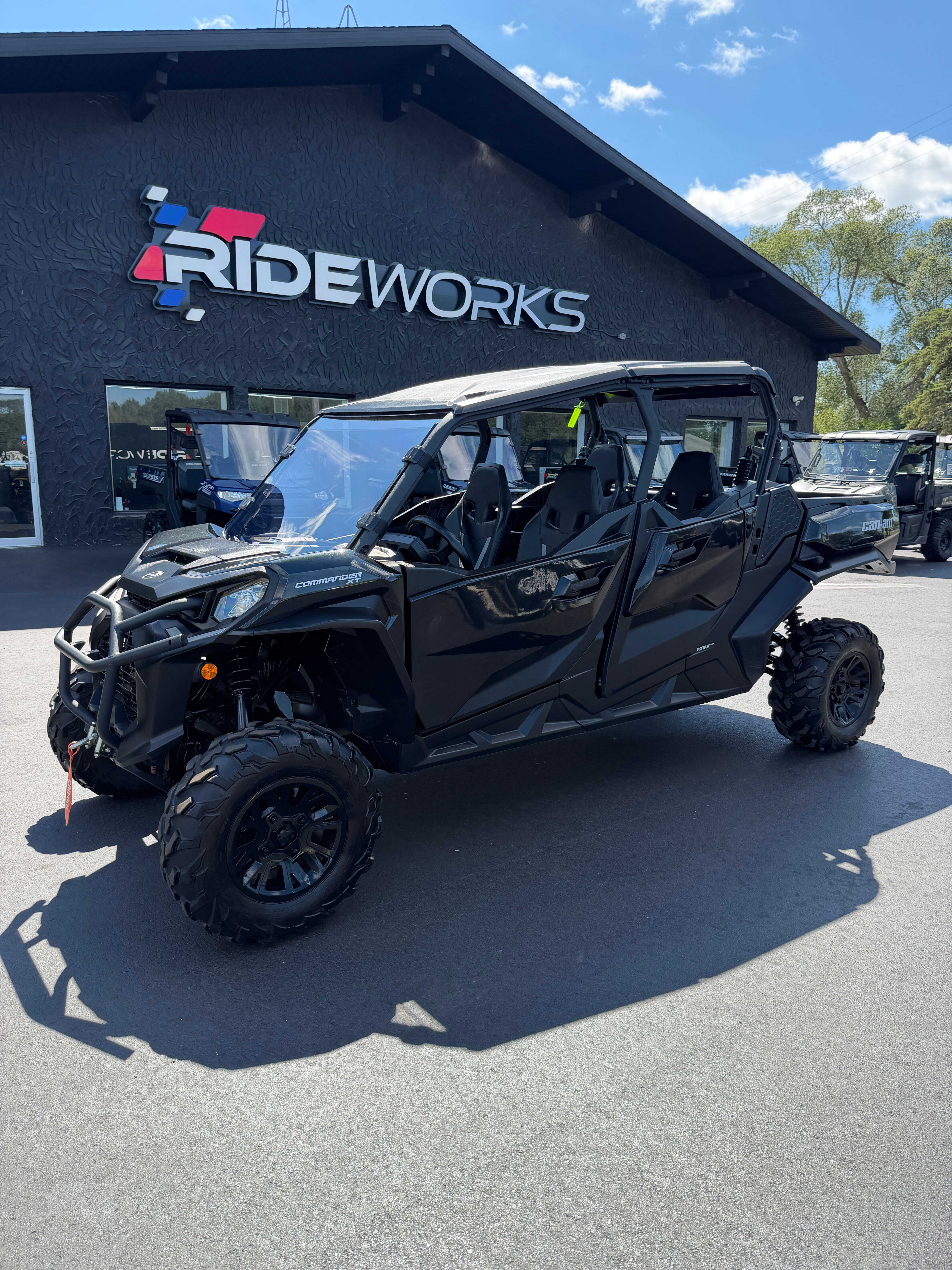 2025 Can-Am COMMANDER MAX XT 1000R in carson city MI