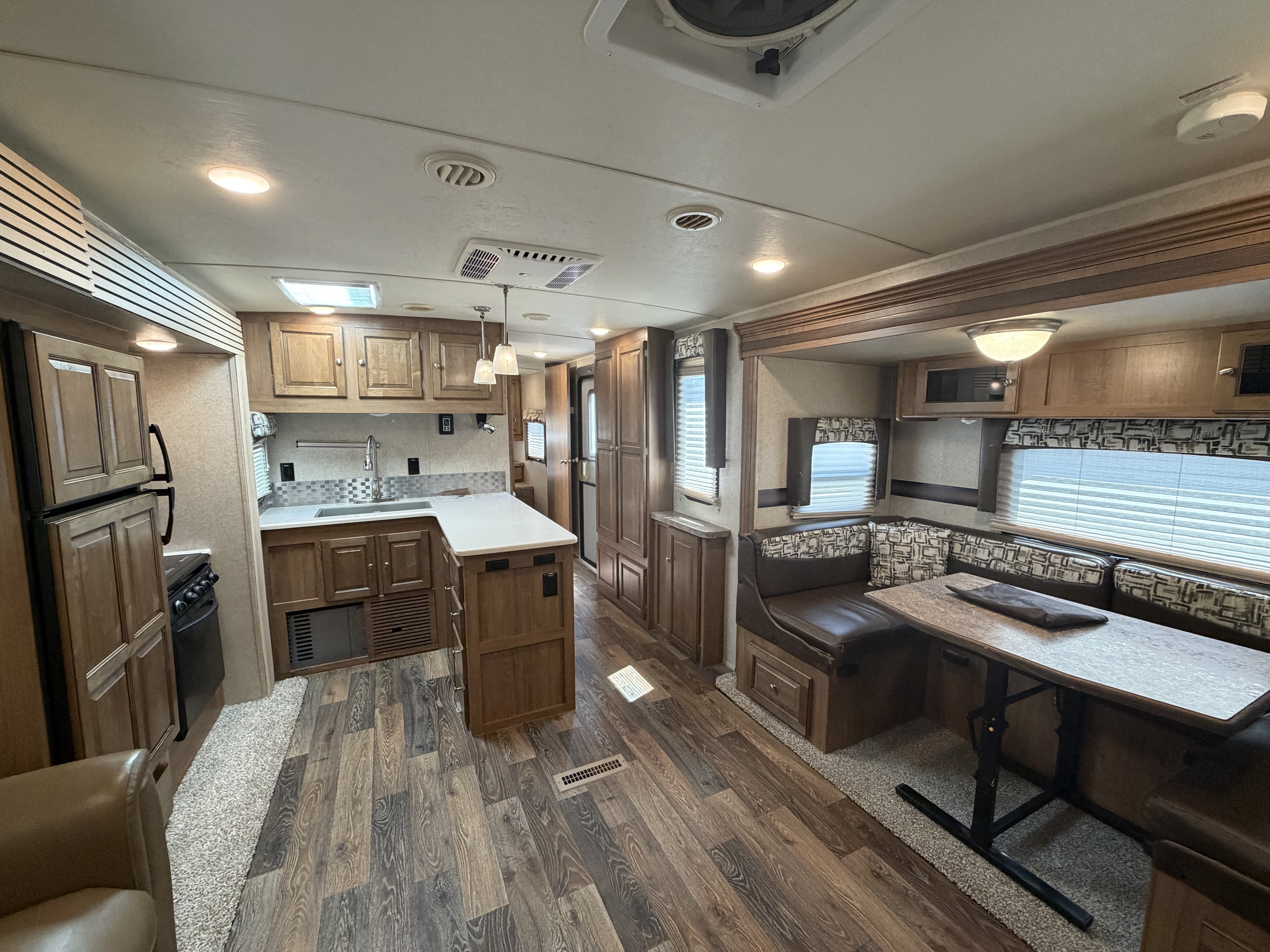 2017 Forest River ROCKWOOD ULTRA LITE 2703WS in kennedale TX