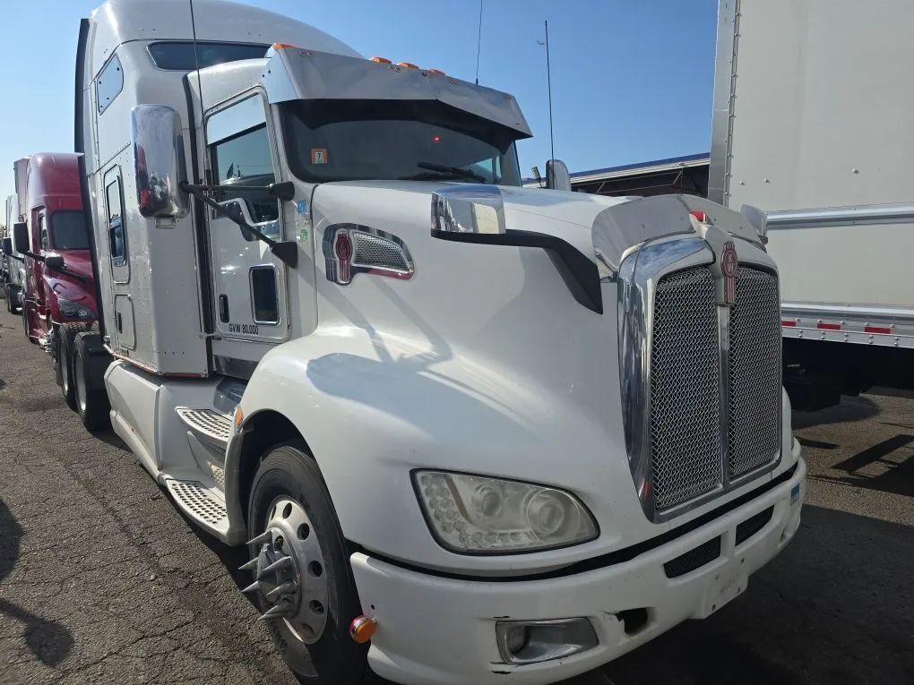 2013 Kenworth T600 in Linden, NJ