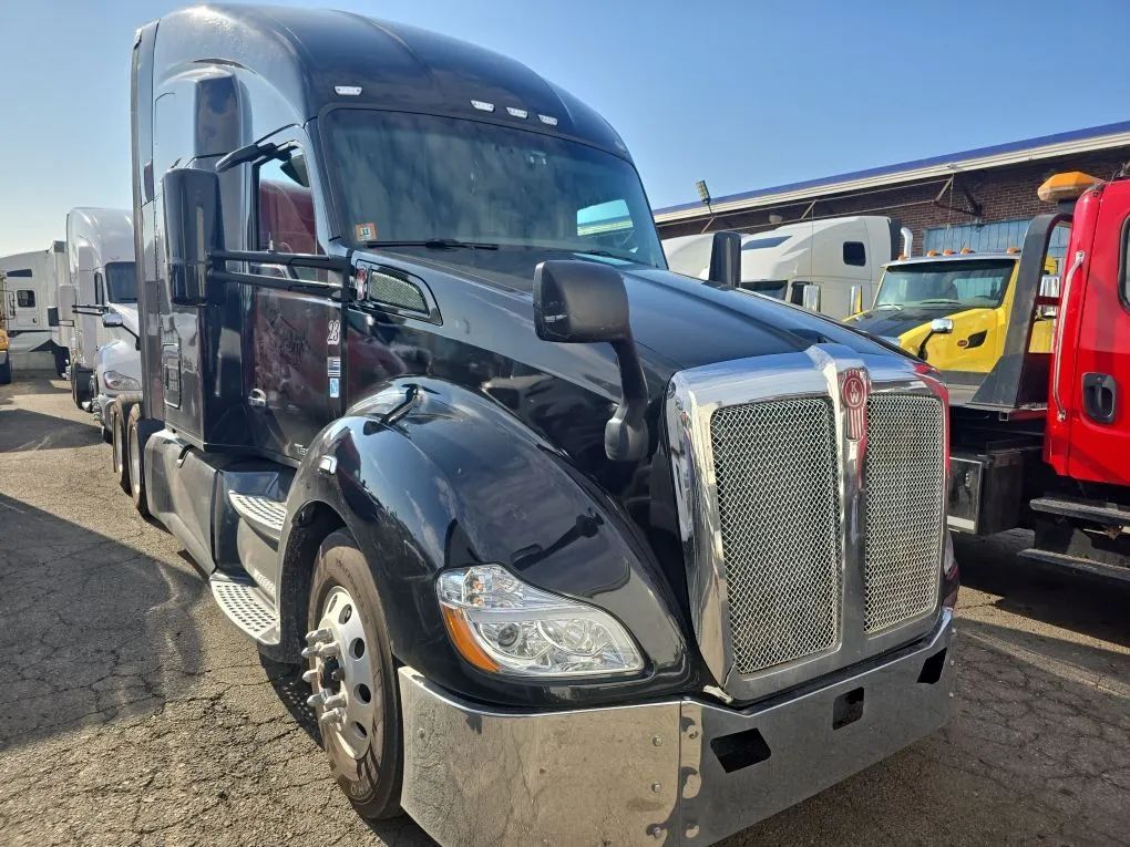 2019 KENWORTH T600 in Linden, NJ