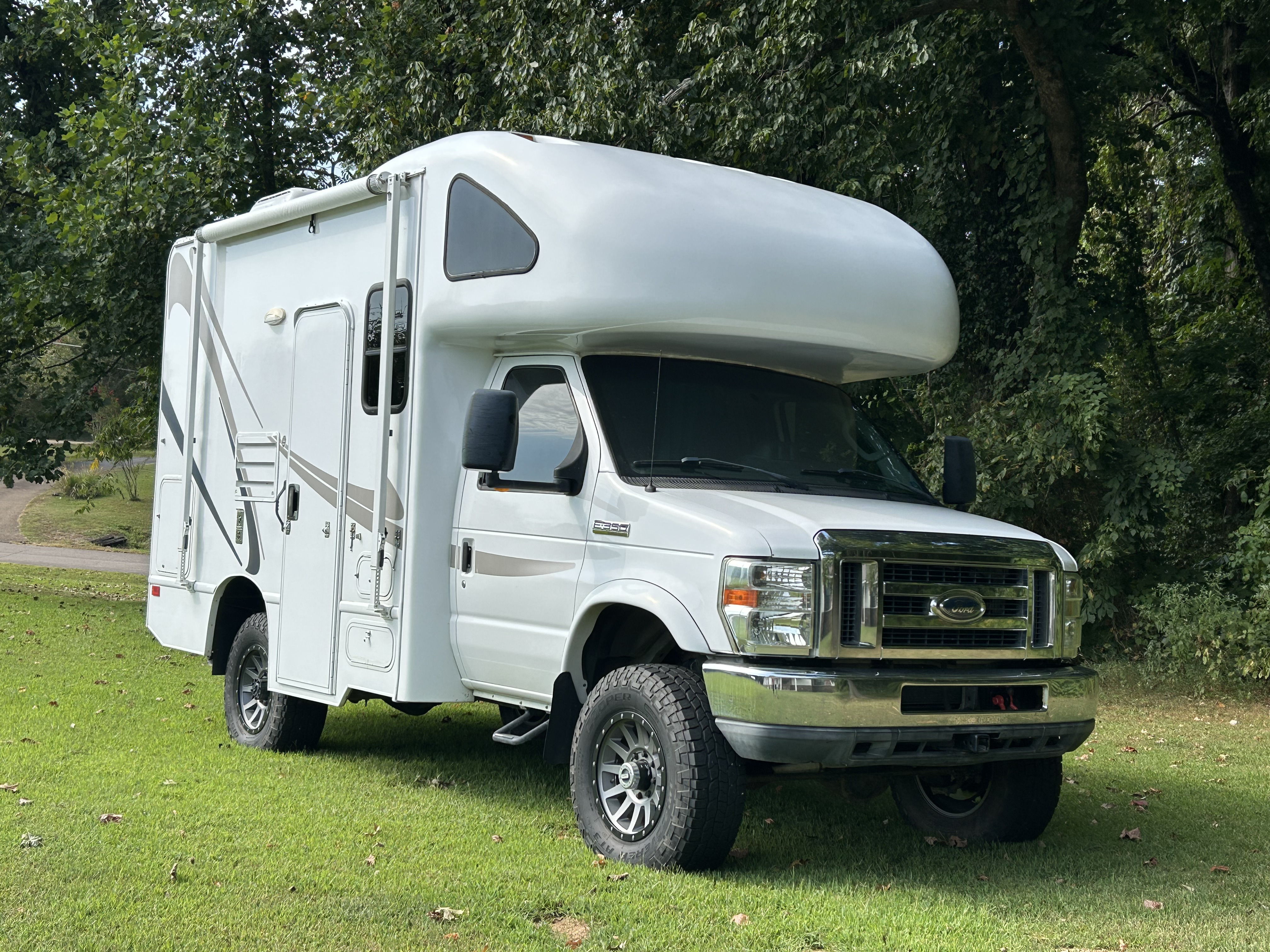 2011 Thor Motor Coach FOUR WINDS MAJESTIC 19G RV