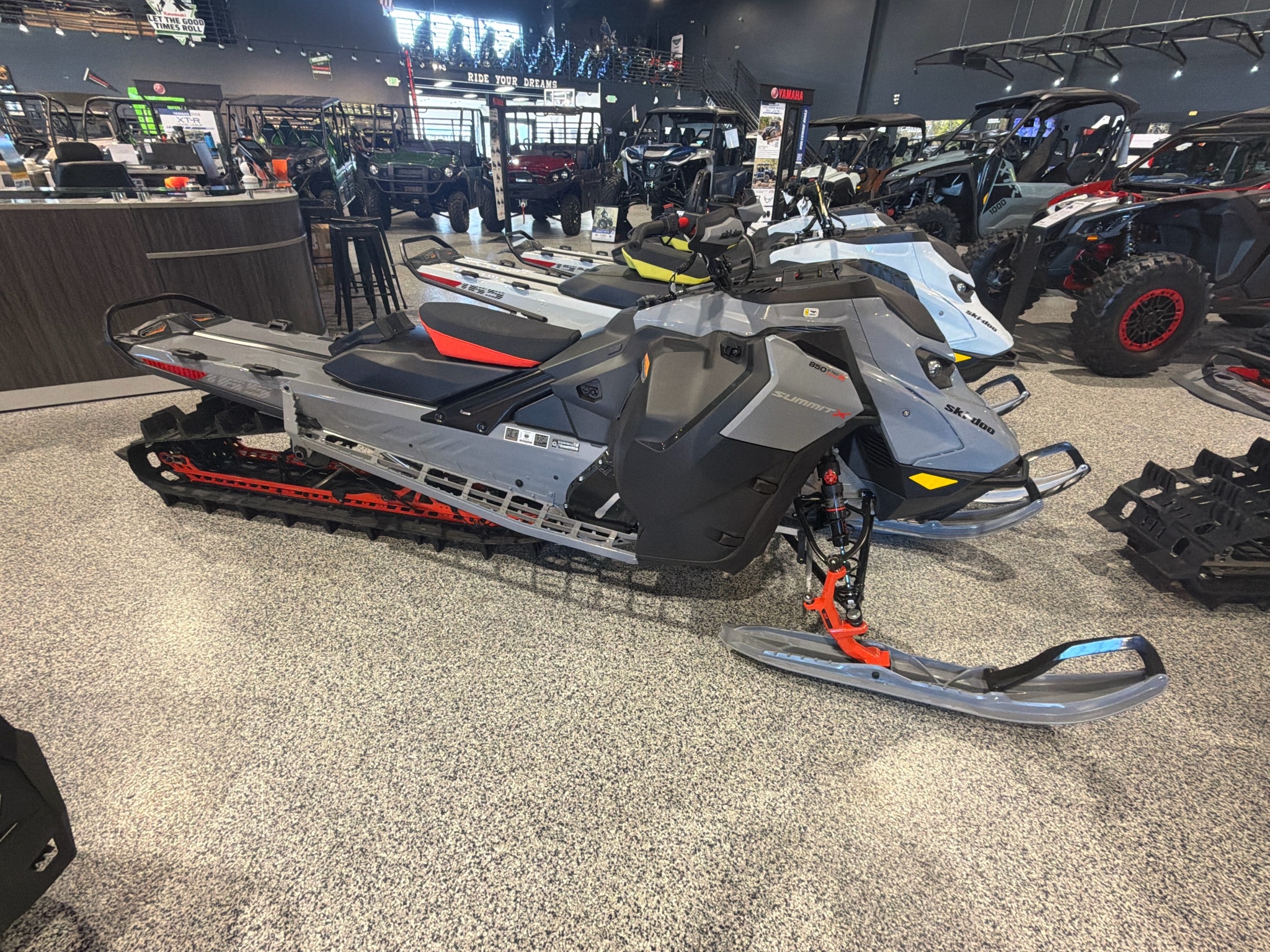 2026 Ski-Doo Summit X w/ Expert Package 165 850 E-TEC Turbo R SHOT  in fairview UT