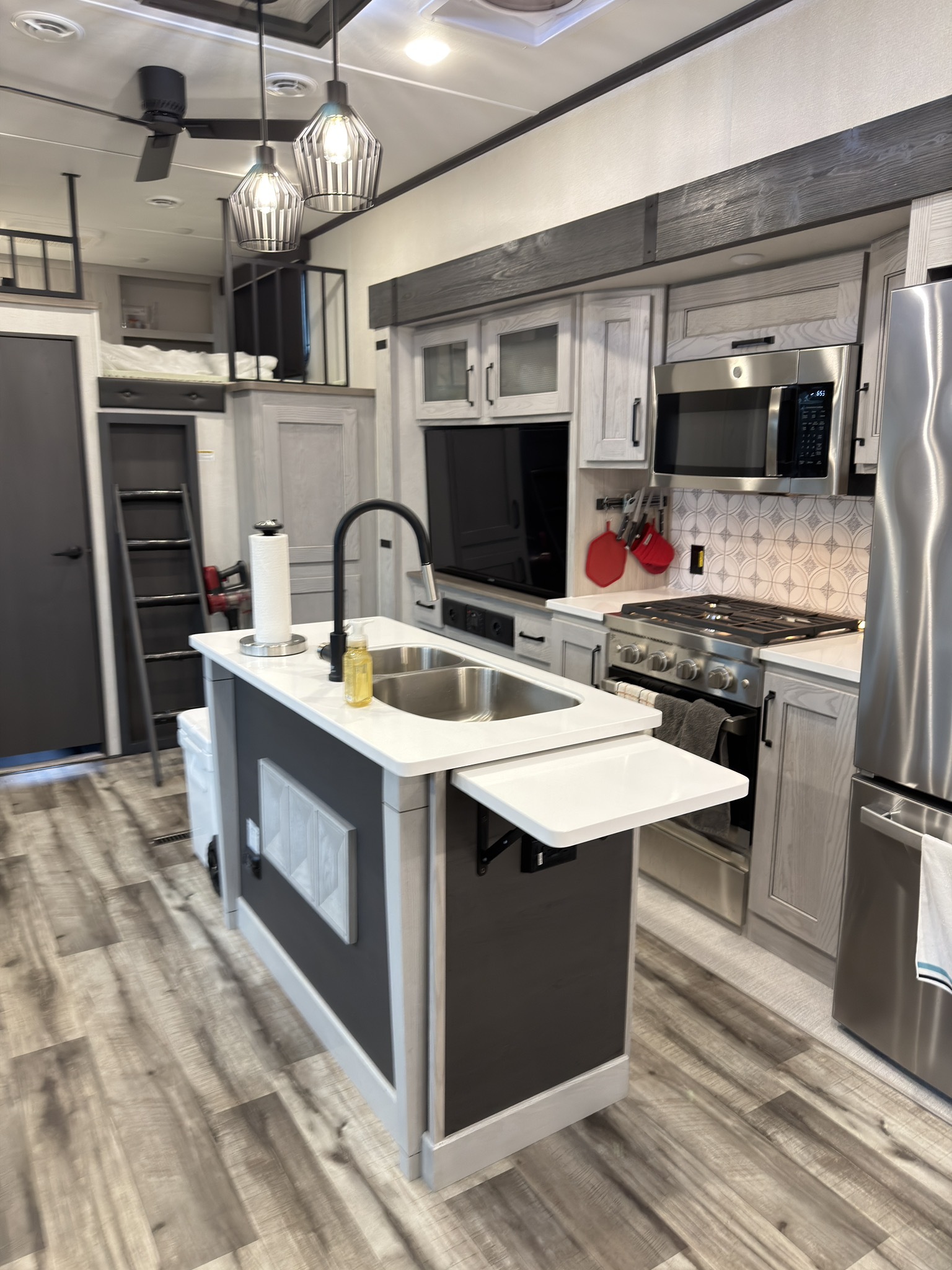 2023 Keystone MONTANA HIGH COUNTRY 381TB RV