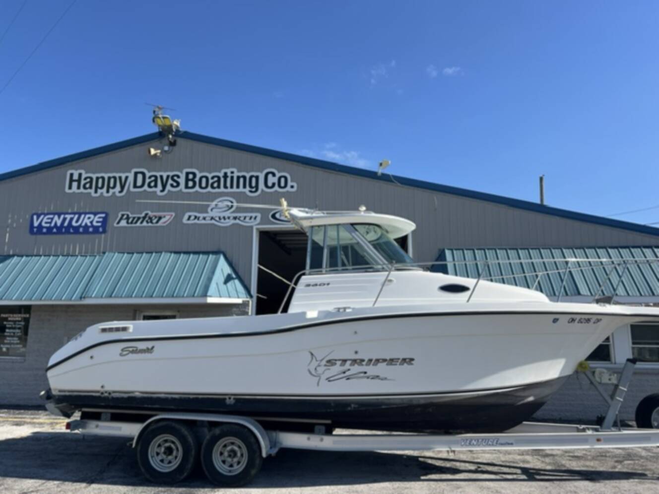 A photo of this 2004 Seaswirl 2601 WALKAROUND