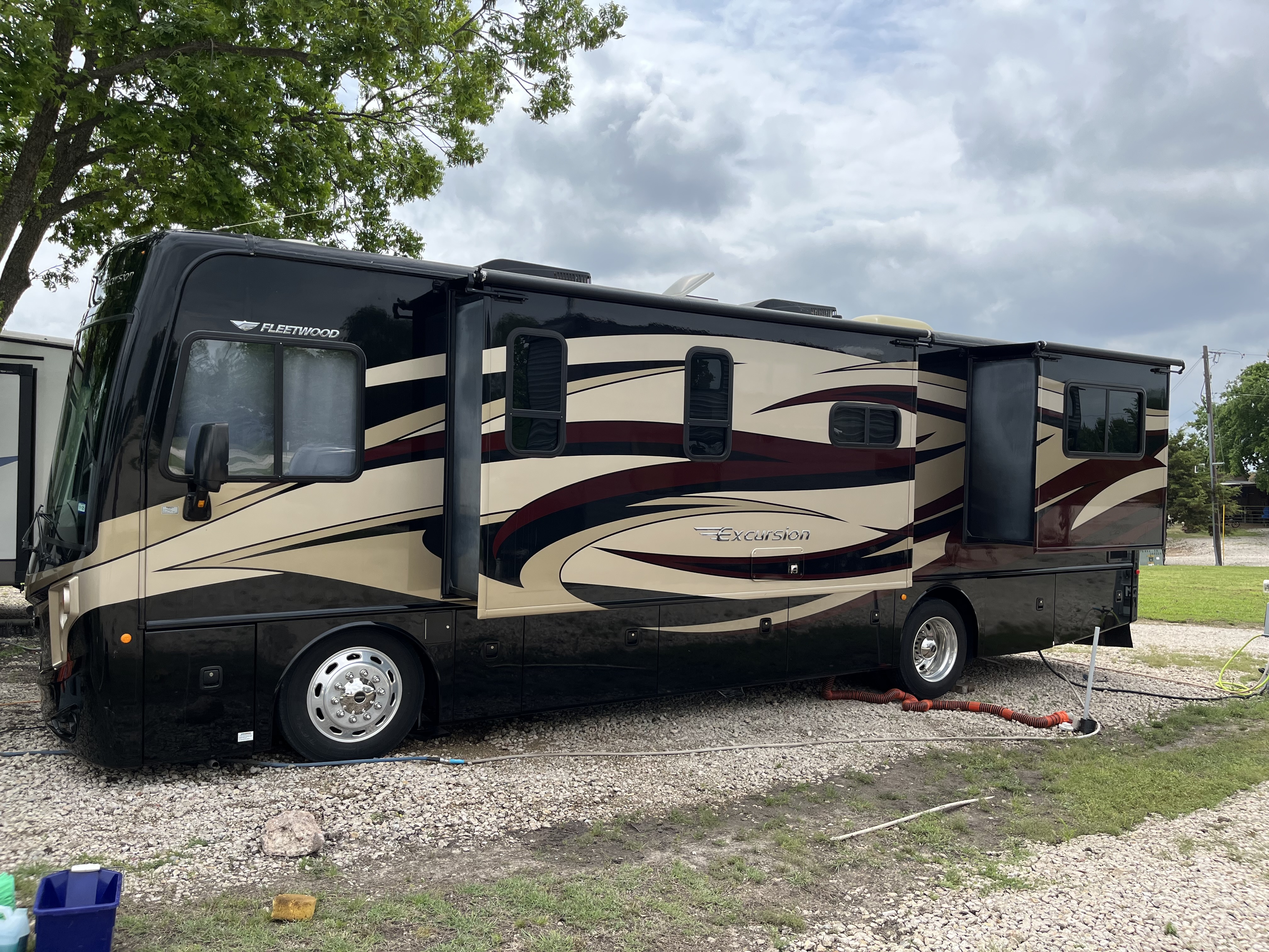 2014 Fleetwood EXCURSION 33D RV