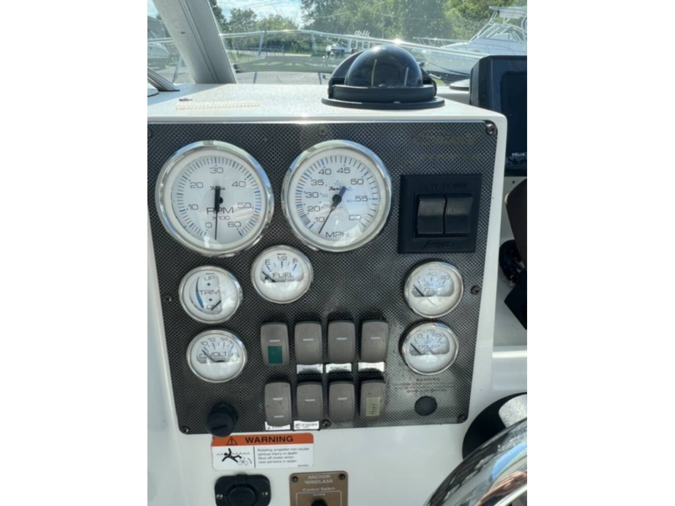 A photo of this 2004 Seaswirl 2601 WALKAROUND