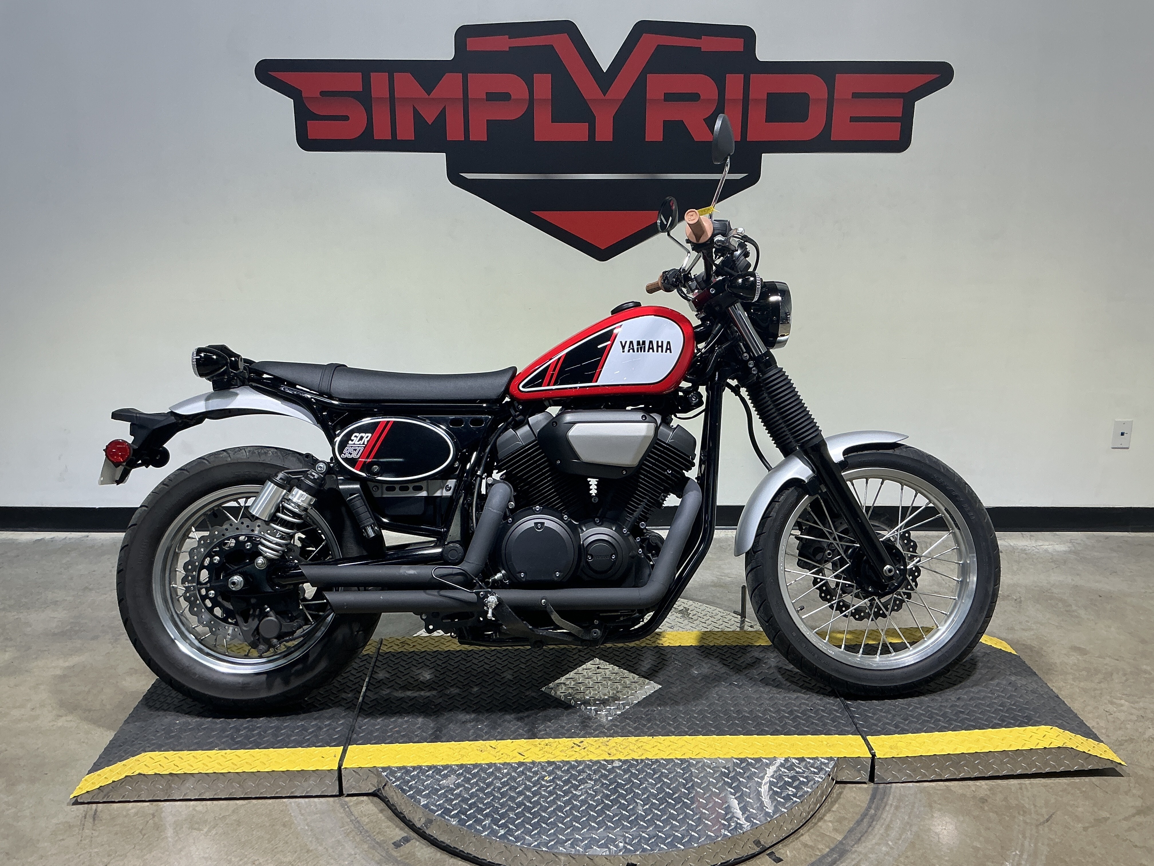 2017 Yamaha SCR950 in Eden Prairie, MN