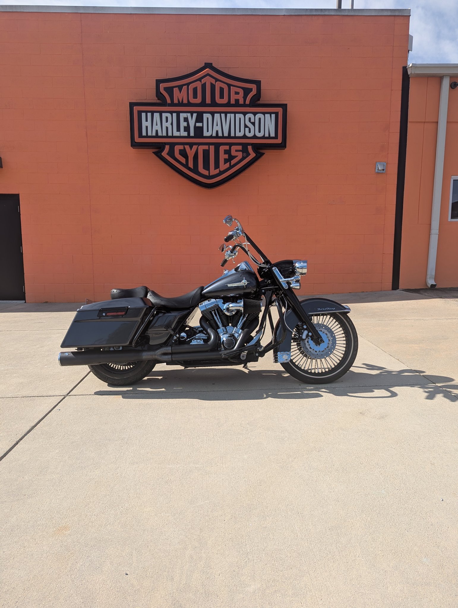 2005 Harley-Davidson FLHRCI Road King® Classic CLASSIC in Fredericksburg, VA