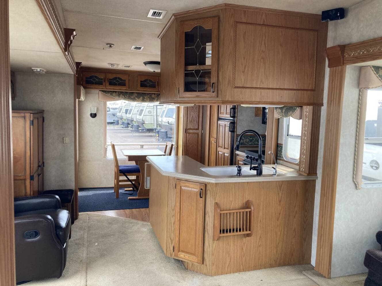 A photo of this 2006 Nuwa HITCHHIKER 36CKRD