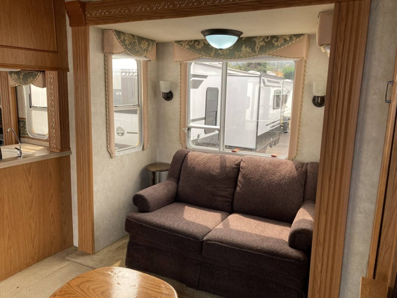 A photo of this 2006 Nuwa HITCHHIKER 36CKRD
