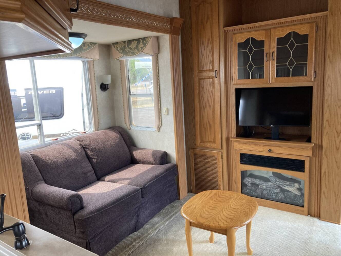 A photo of this 2006 Nuwa HITCHHIKER 36CKRD