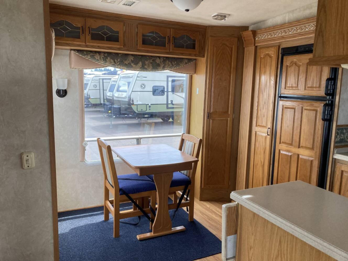 A photo of this 2006 Nuwa HITCHHIKER 36CKRD