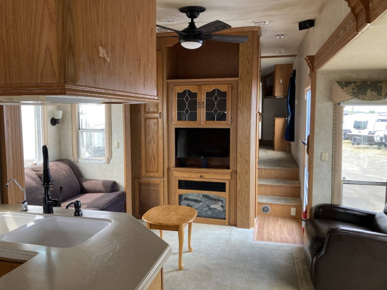 A photo of this 2006 Nuwa HITCHHIKER 36CKRD