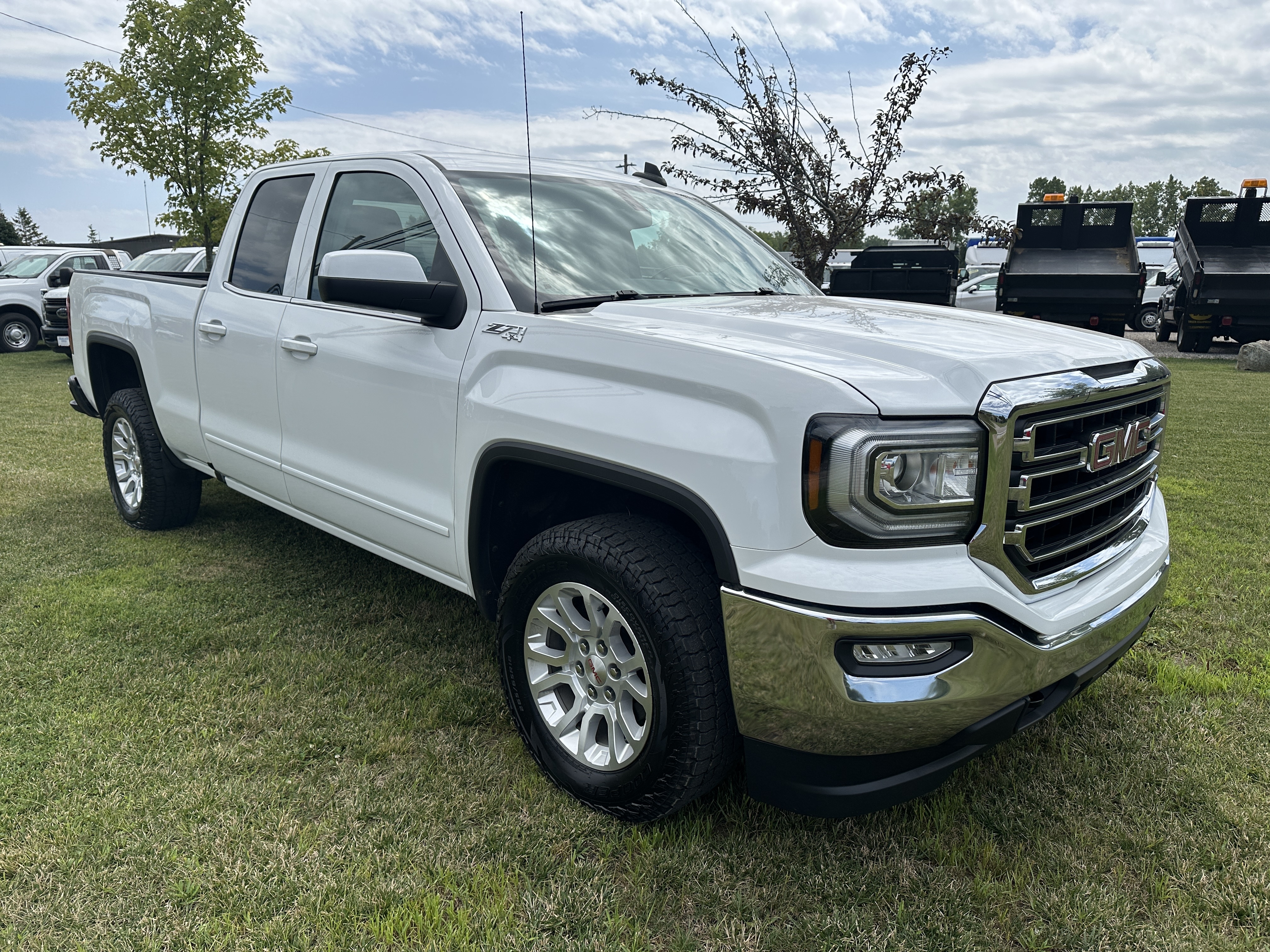 2019 GMC SIERRA 1500 PICK UP TRUCK SLE 4 WHEEL DRIVE in Swartz Creek, MI