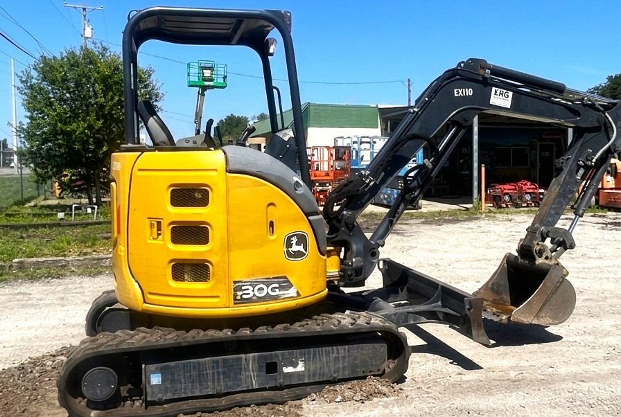 2020 DEERE 30G in Orlando, FL