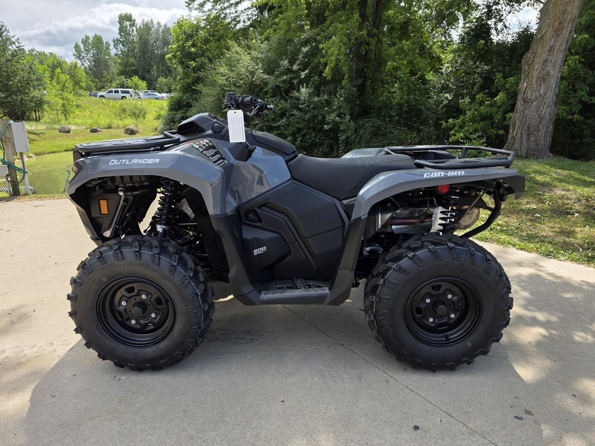 2026 Can-Am Outlander DPS 700 in cement city MI