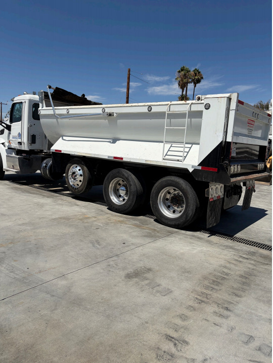 2018 PETERBILT 579 in Cherry Valley, CA