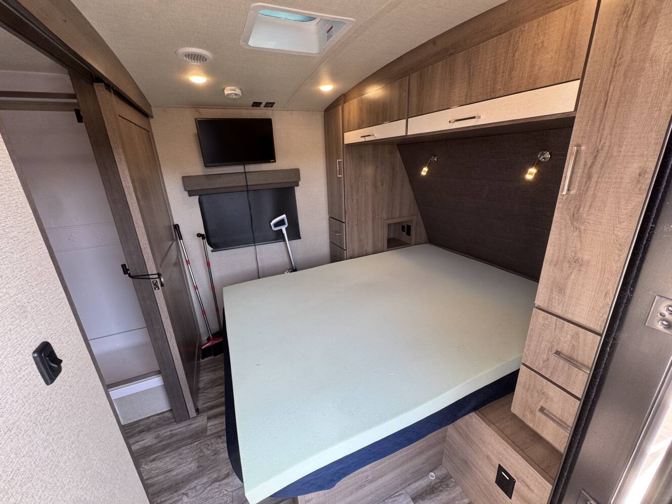 A photo of this 2023 Grand Design IMAGINE 3210BH