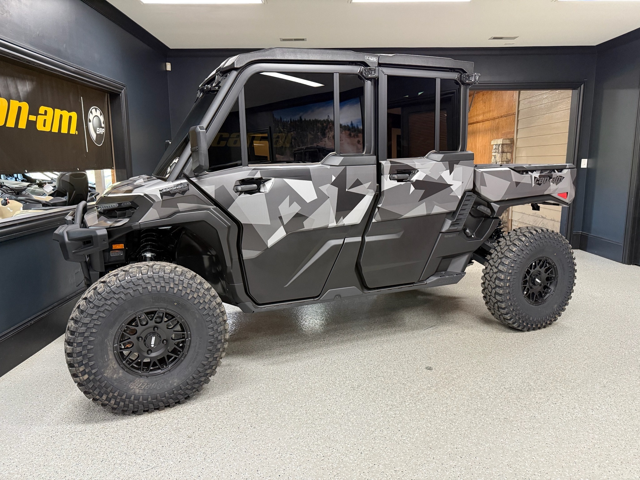 2026 Can-Am Defender MAX Lone Star CAB HD11 in iron station NC