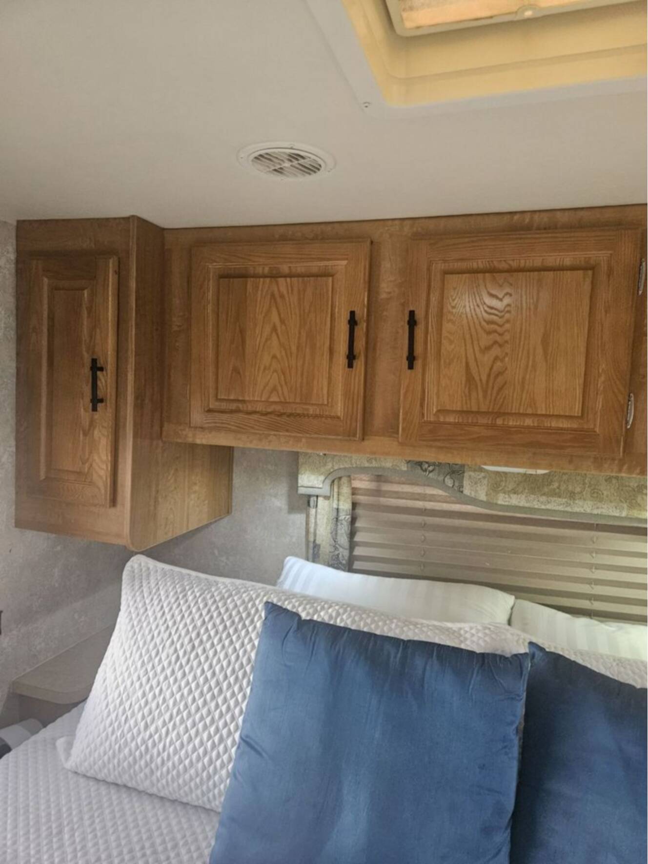 A photo of this 2006 Georgie Boy Maverick 310