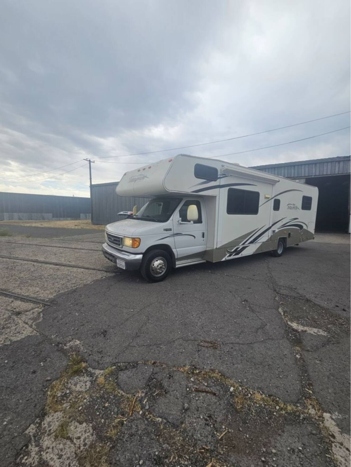 A photo of this 2006 Georgie Boy Maverick 310