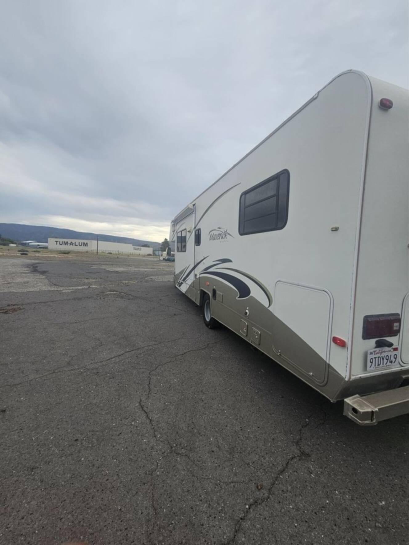 A photo of this 2006 Georgie Boy Maverick 310