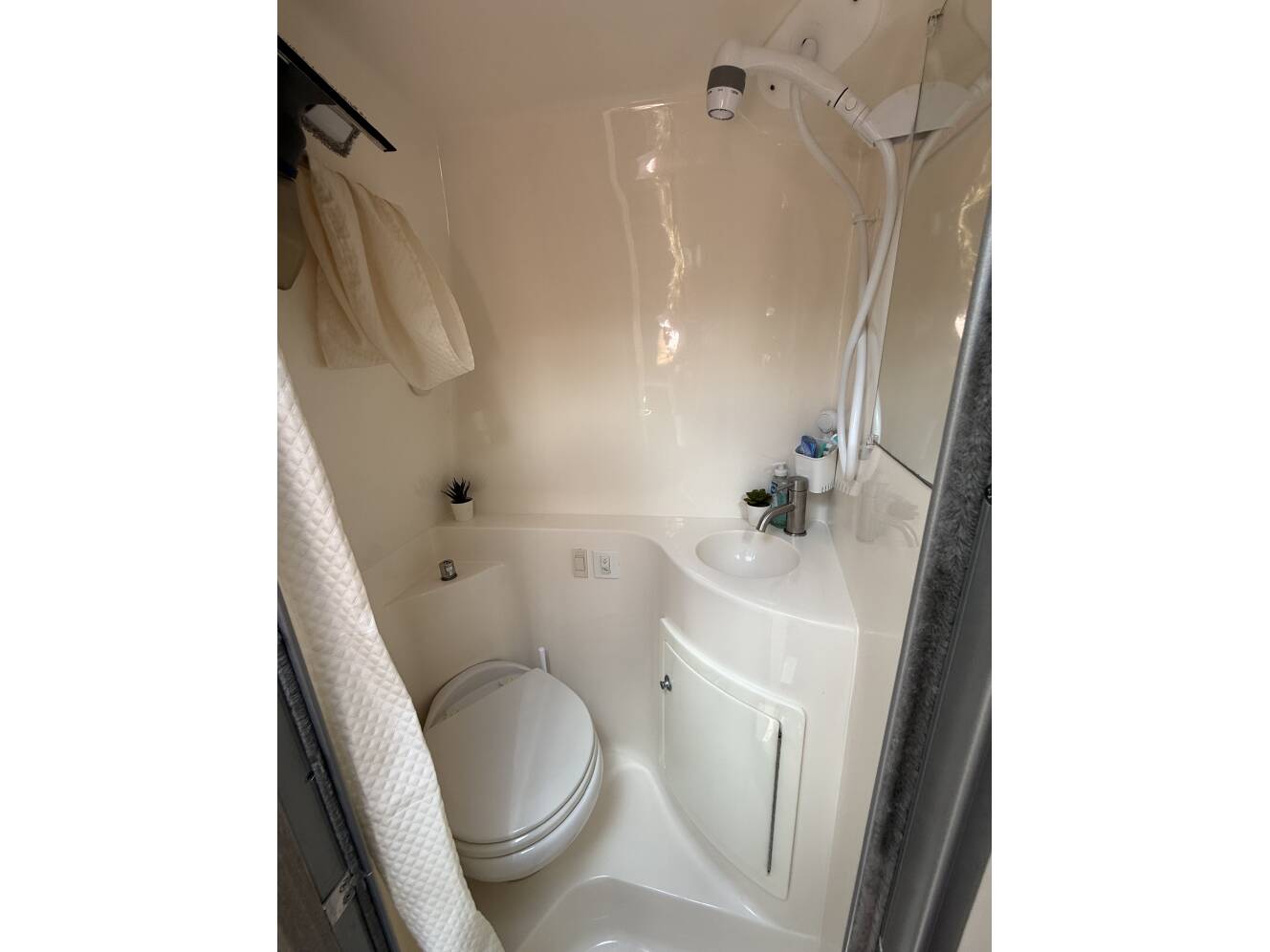 A photo of this 2020 Regal 26 XO