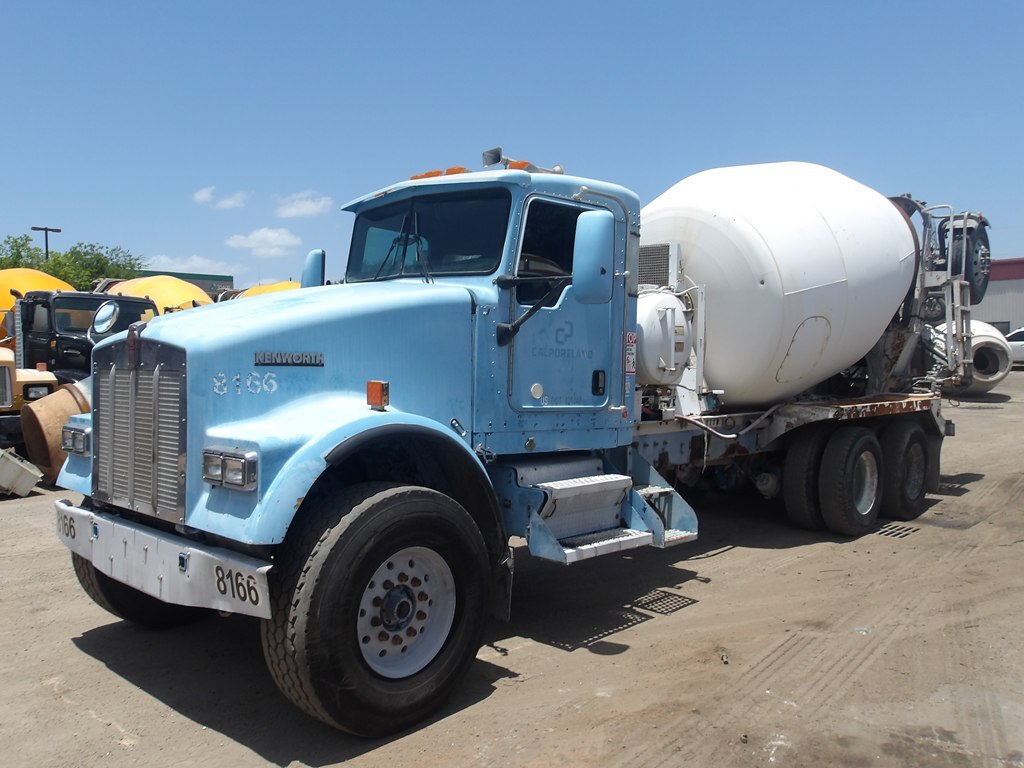 2004 KENWORTH W900 in Houston, TX
