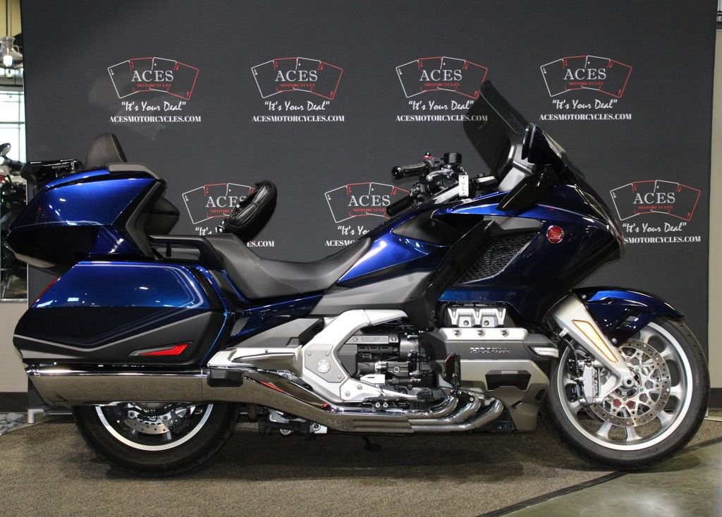 2018 Honda Gold Wing Tour Automatic DCT Pearl Hawkseye Blue 1800 TOUR AUTOMATIC DCT in Frederick, CO