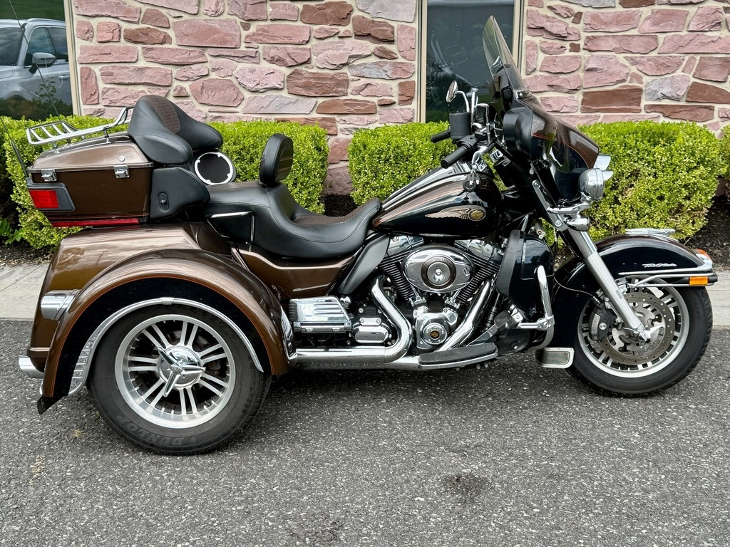 2013 Harley-Davidson Trike Tri Glide Ultra Classic 110th Anniversary E ULTRA CLASSIC® in Zieglerville, PA