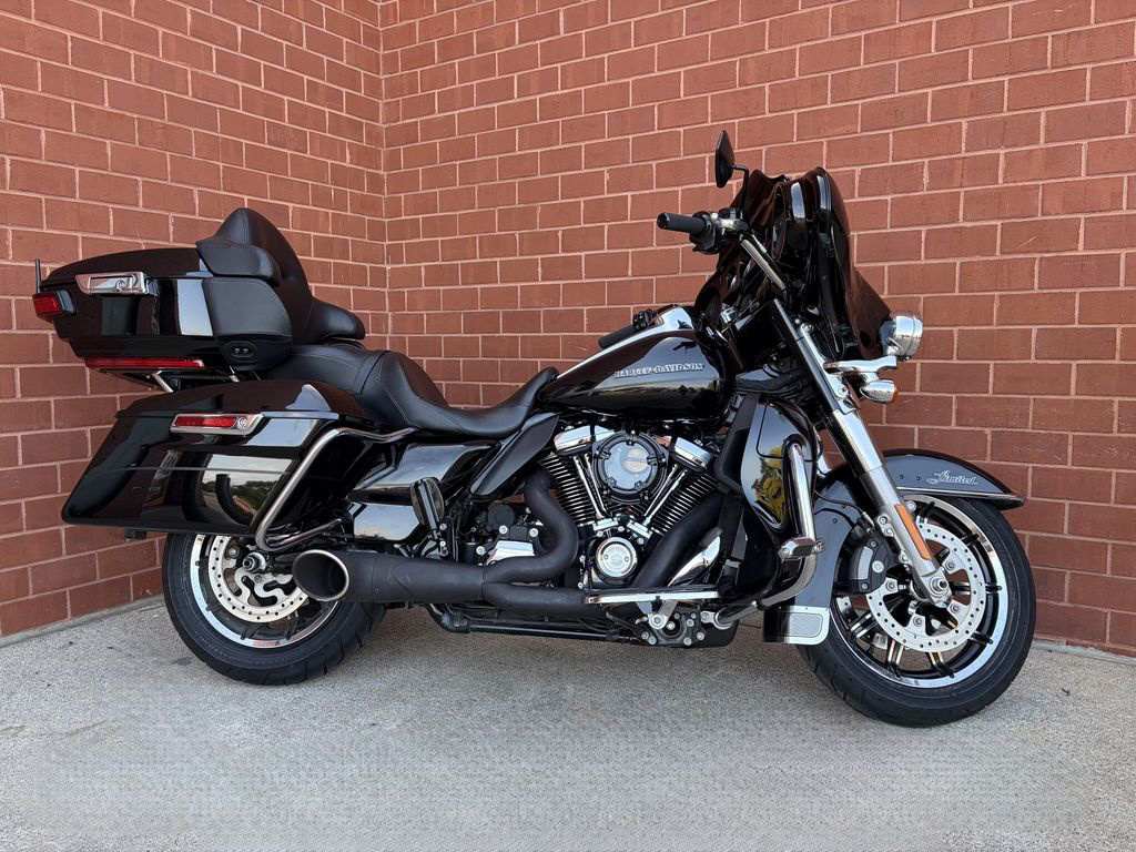 2017 Harley-Davidson Touring FLHTKL - Ultra Limited Low ULTRA LIMITED LOW in Waterford Twp, MI