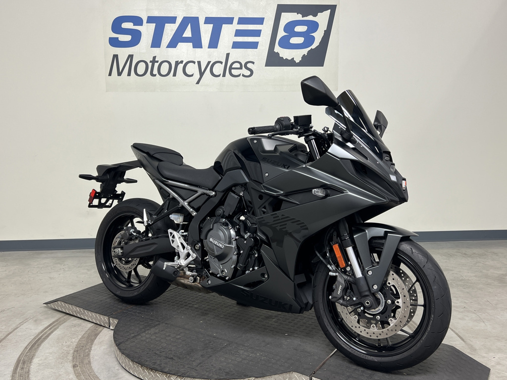 2025 Suzuki GSX 8R (GSX800FRQM5) 8R in Peninsula, OH