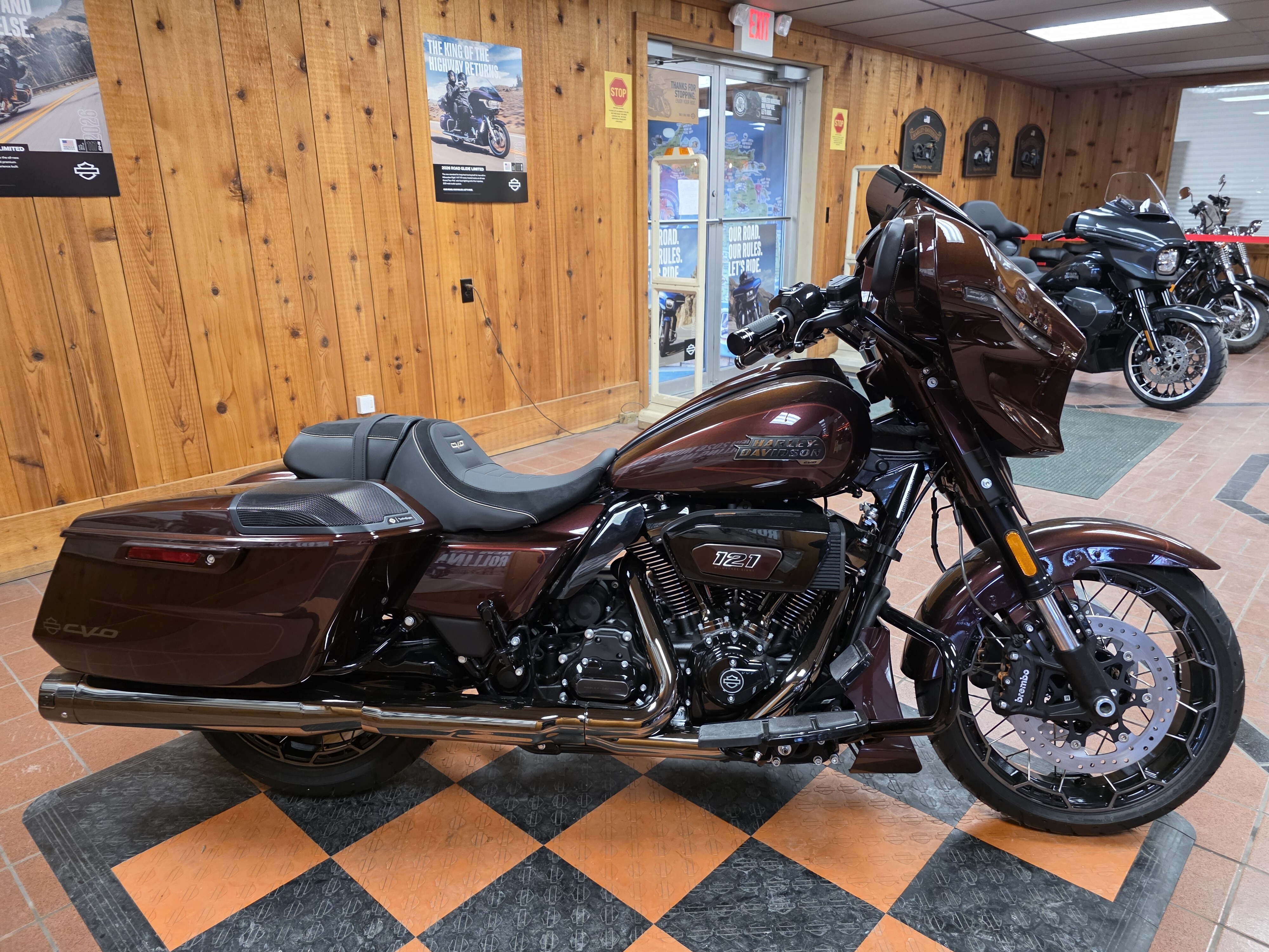 2024 Harley-Davidson CVO™ Street Glide® CVO in Cement City, MI