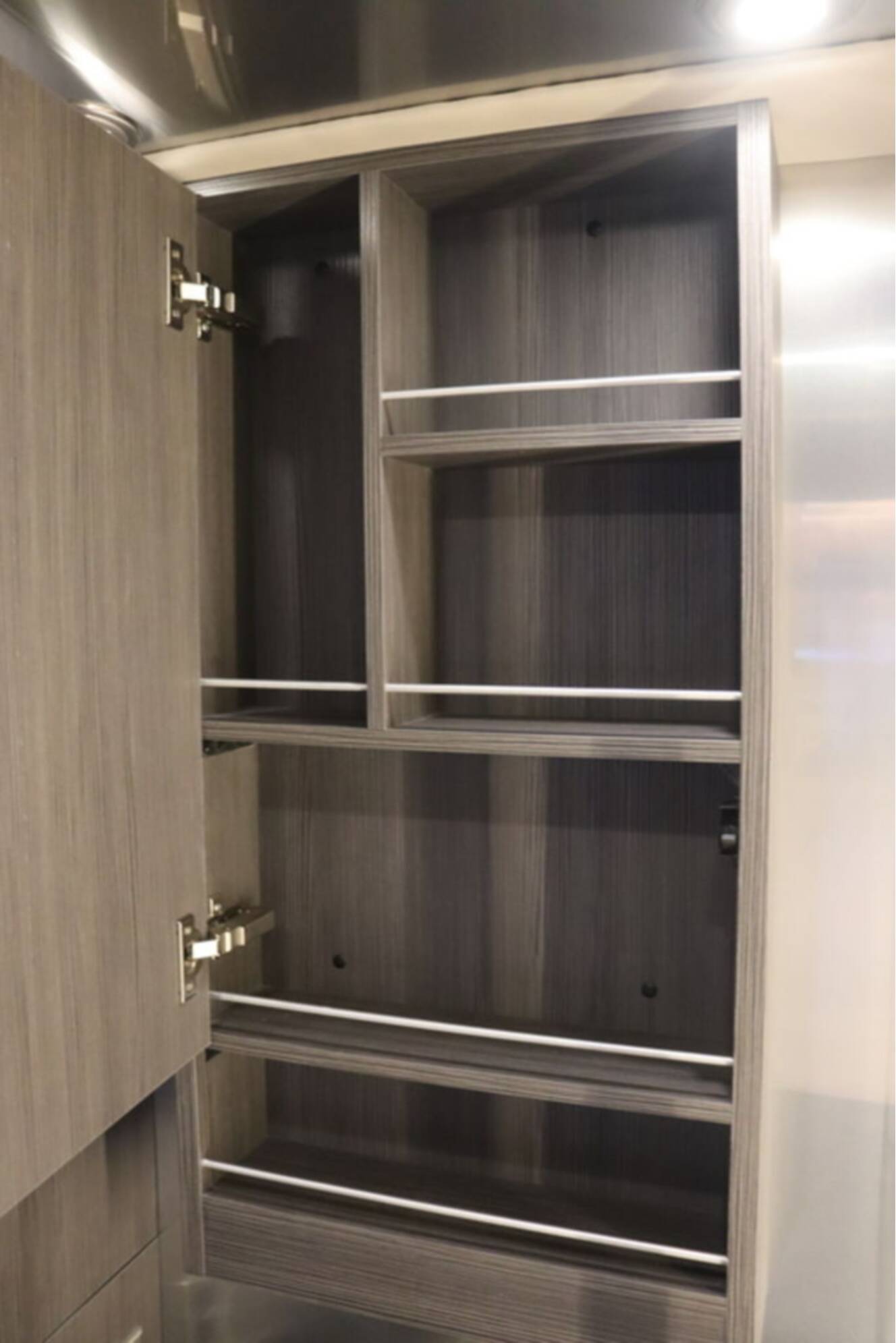 A photo of this 2021 Airstream Atlas Murphy Suite
